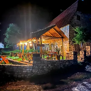  Gasthuis Kujtimi Albanië