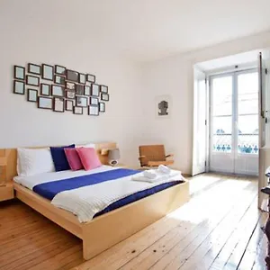 Spacious Sunny Flat- Baixa / Rossio Apartment